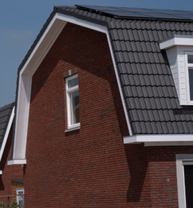 Polytech Proline dakgoot op woning close-up